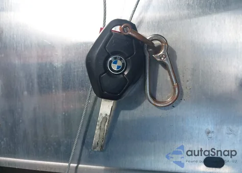 2004 BMW 325I из США, поврежденный, VIN WBAEV33434KR27072